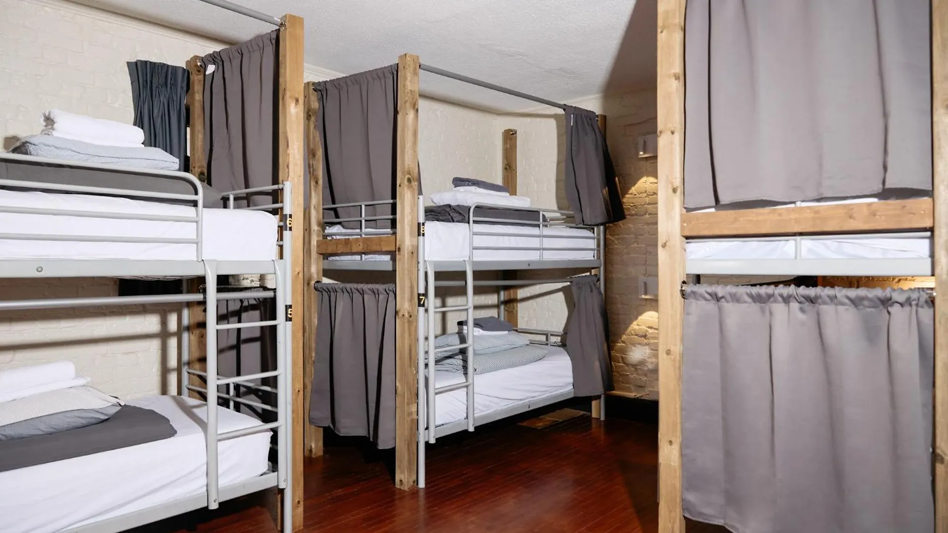 Saintlo Ottawa Jail Hostel