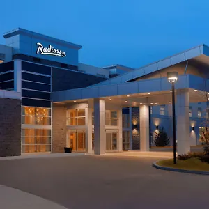 Radisson & Conference Centre Airport 4*, YYC Canadá